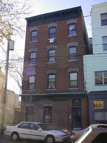 387 Monmouth St - Photo 1