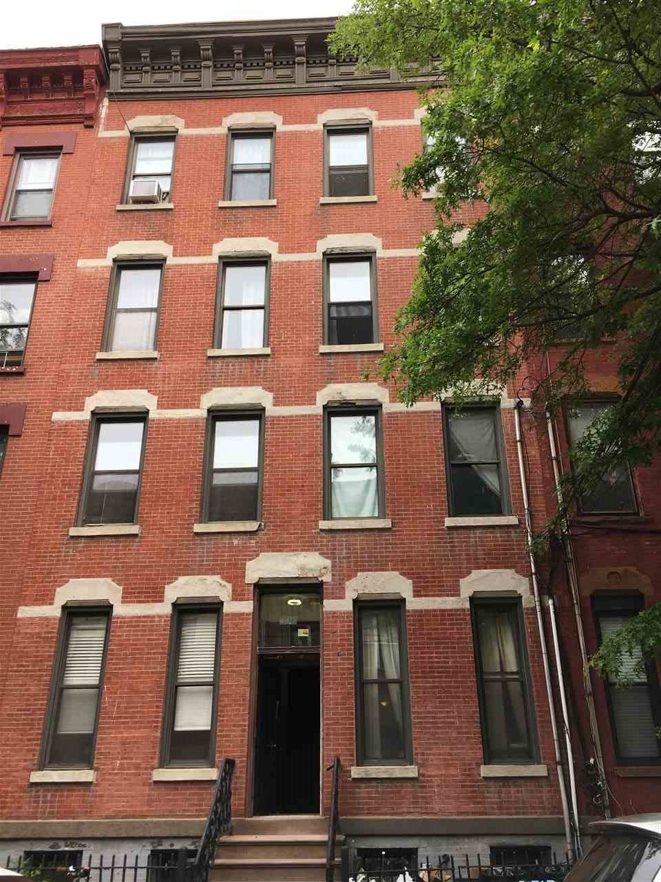 206 7TH ST - Photo 1