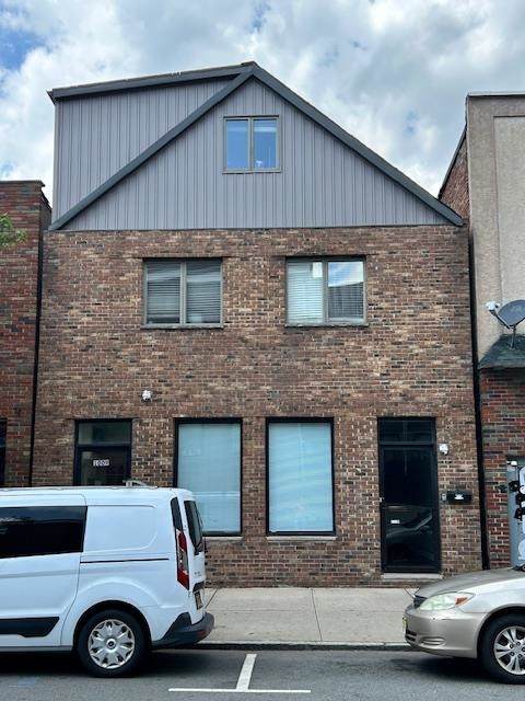 1009 Broadway - Photo 1