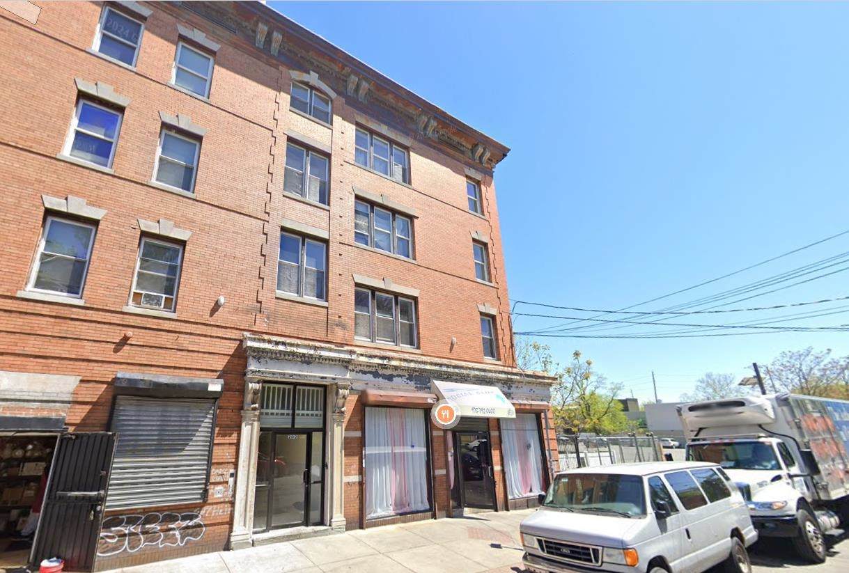 250 South Orange Ave - Photo 1