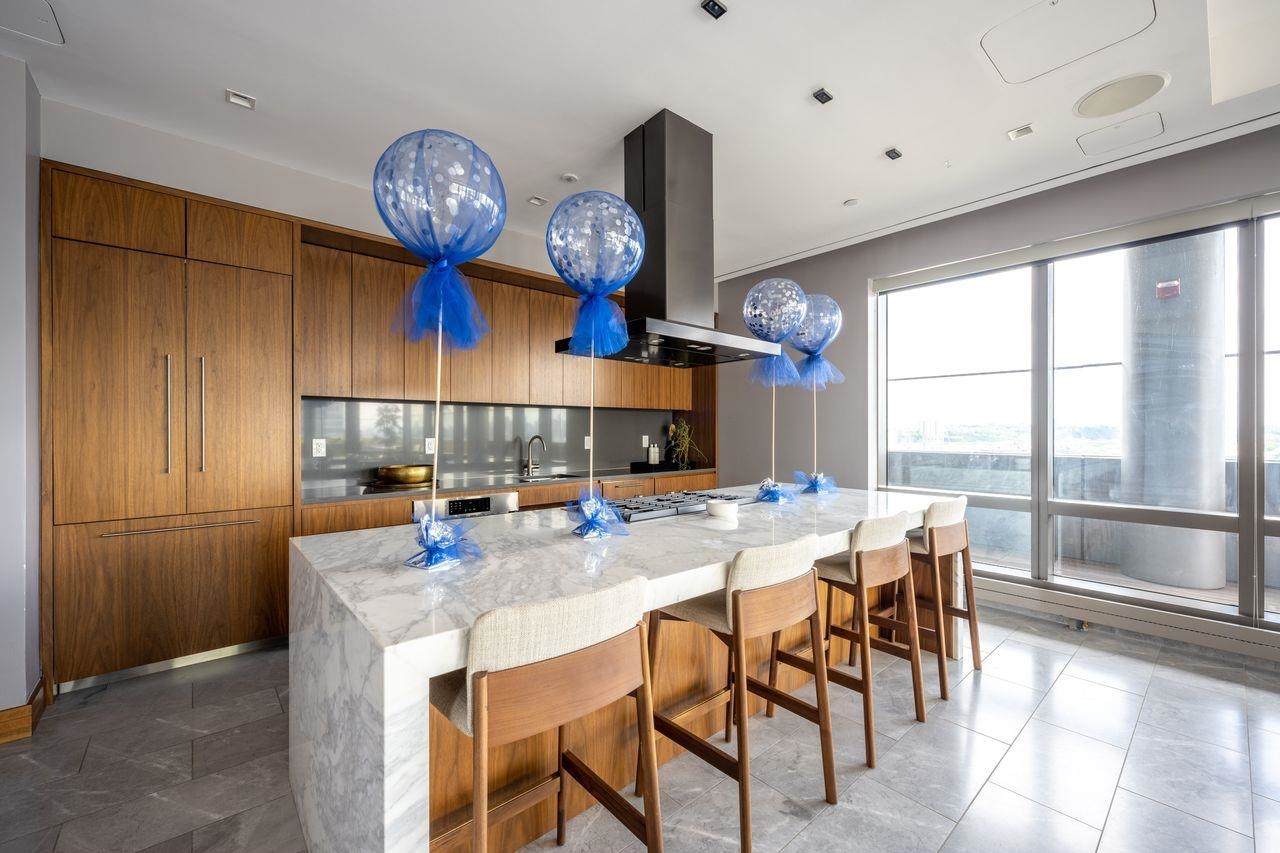 75 Park Lane South - Photo 1