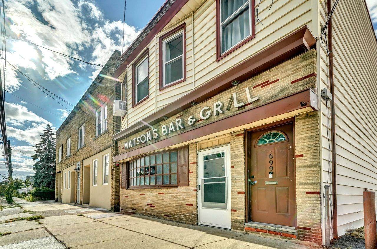 699 Elm St - Photo 1