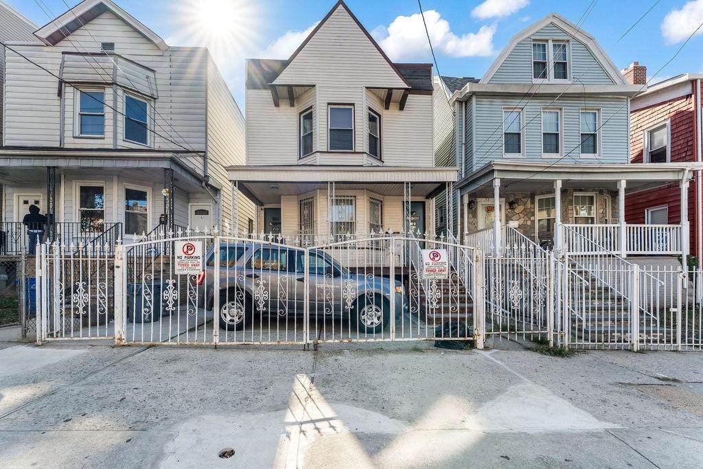 35 Lexington Ave - Photo 1