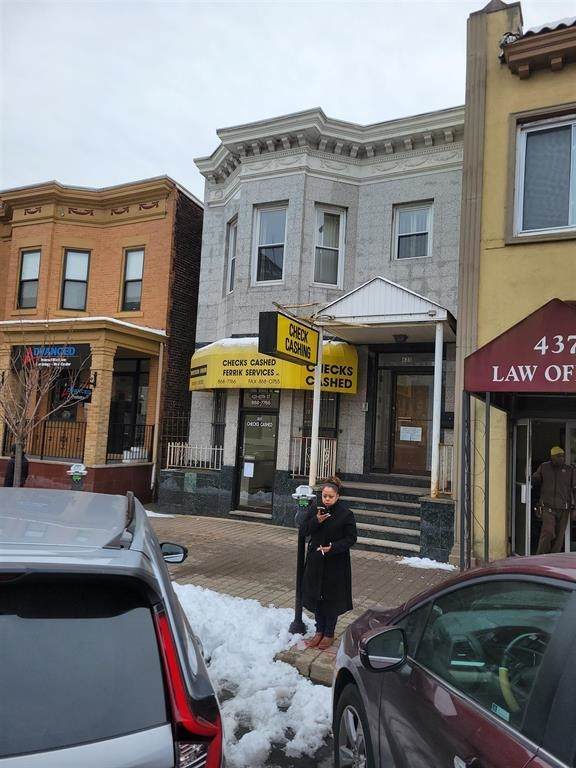 435 60TH ST - Photo 1