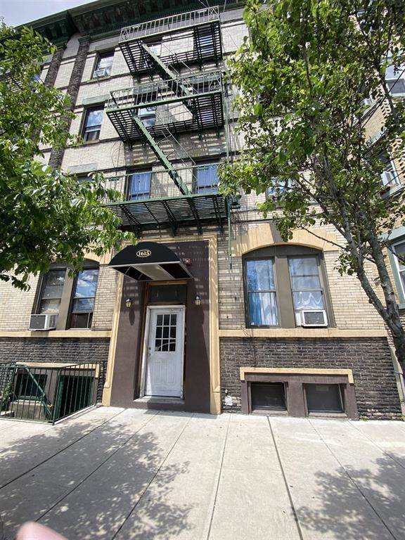 1615 Palisade Ave - Photo 1