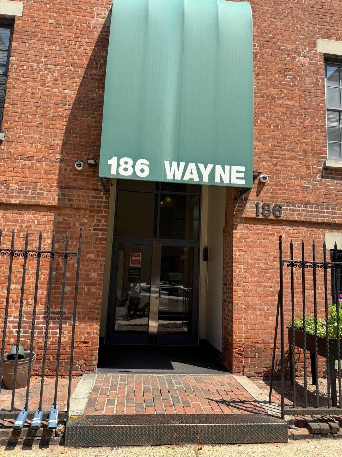 186 Wayne St - Photo 1