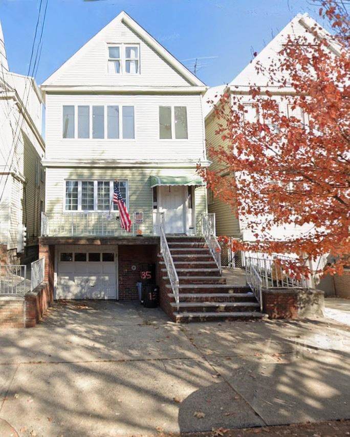 135 West 52Nd St - Photo 1