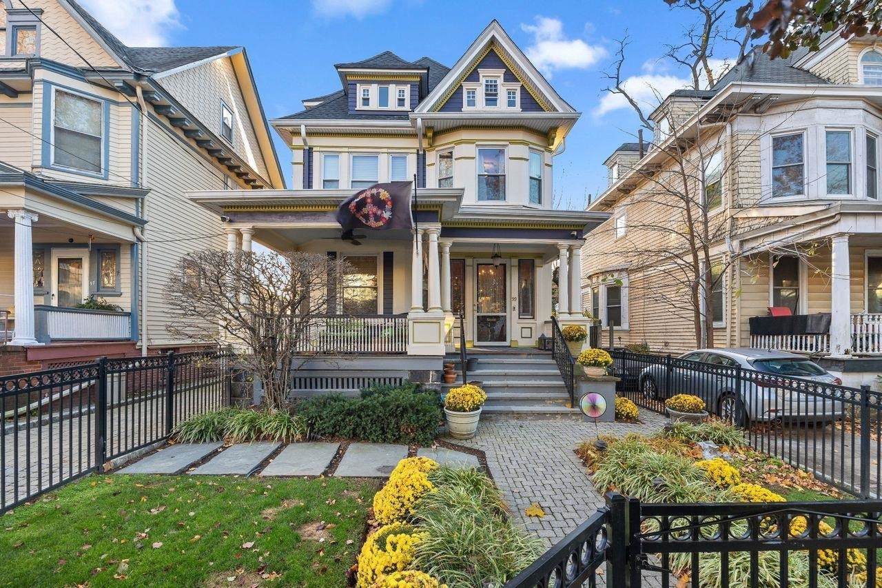 99 Bentley Ave - Photo 1