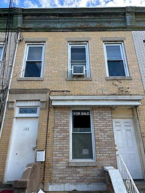 146 West Side Ave - Photo 1