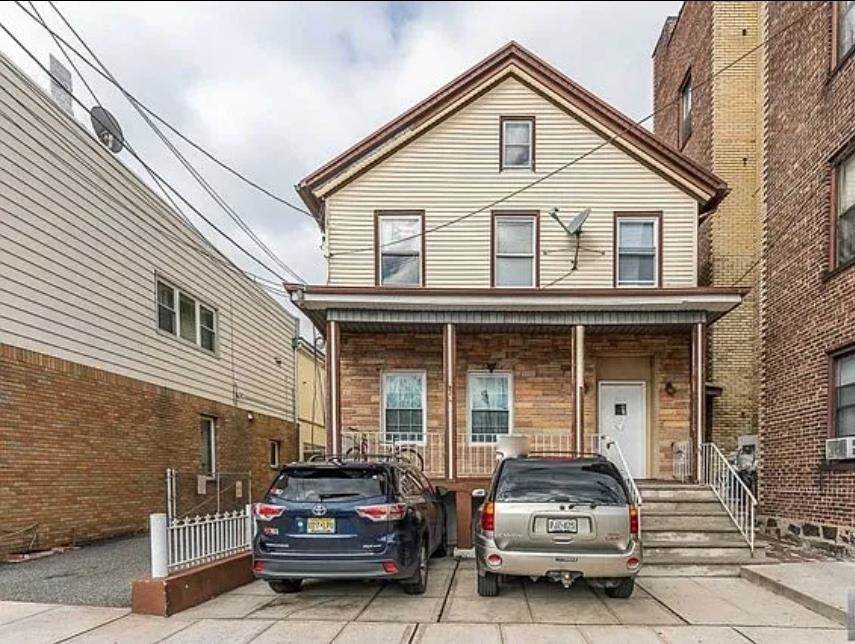 2015 Summit Ave - Photo 1