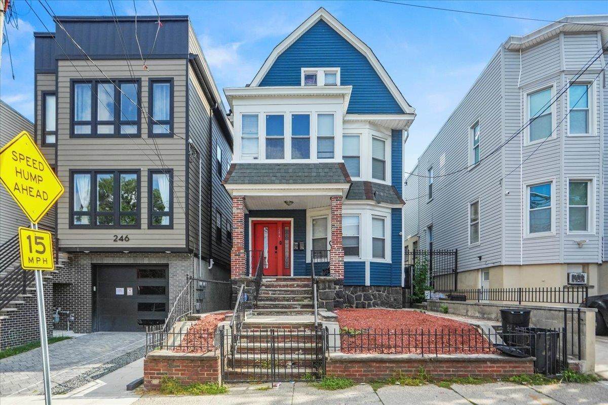 244 Clinton Ave - Photo 1