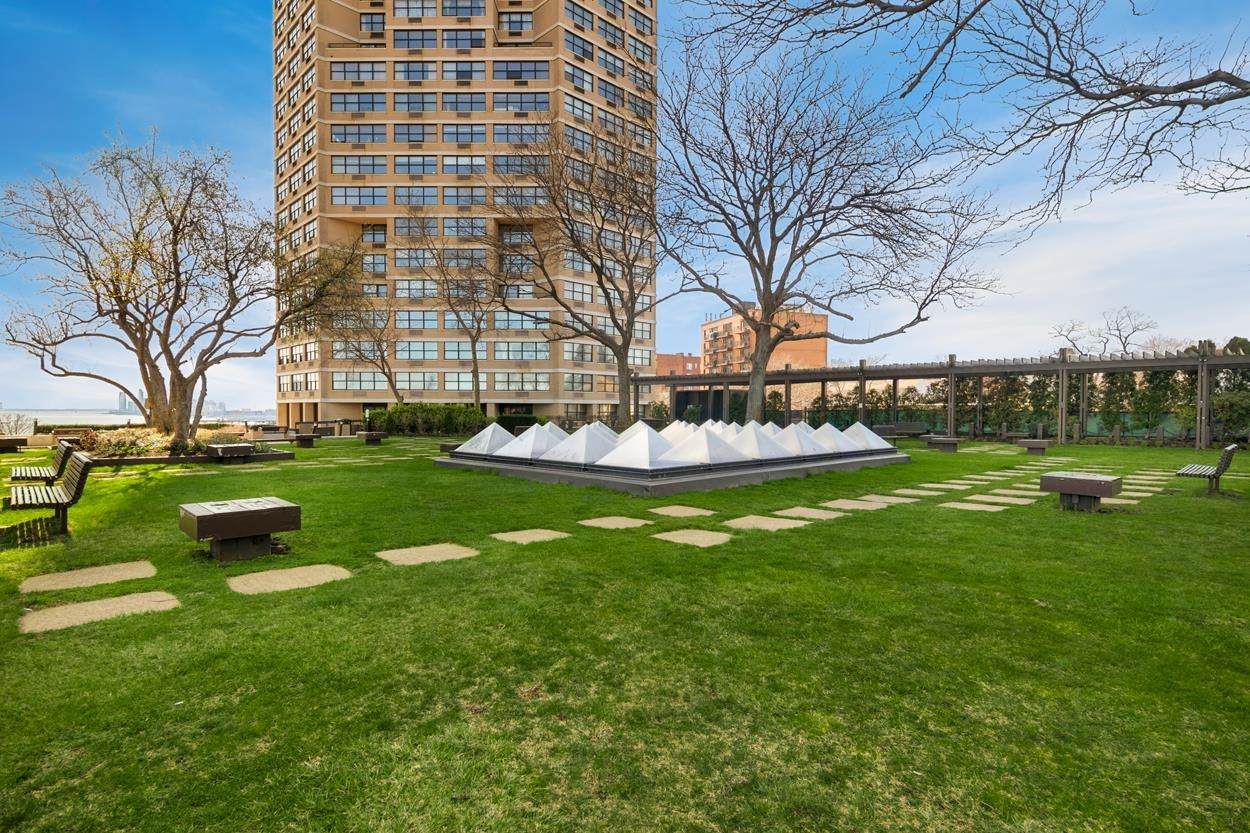 7002 Blvd East - Photo 1