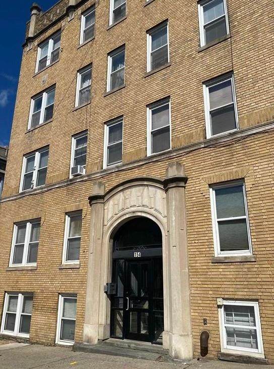 154 Kensington Ave - Photo 1