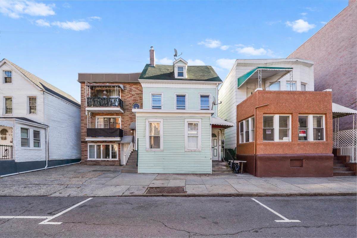 6118 Palisade Ave - Photo 1