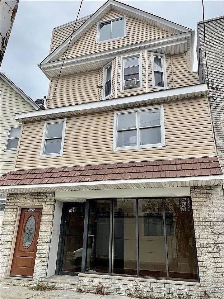 500 Kennedy Blvd - Photo 1