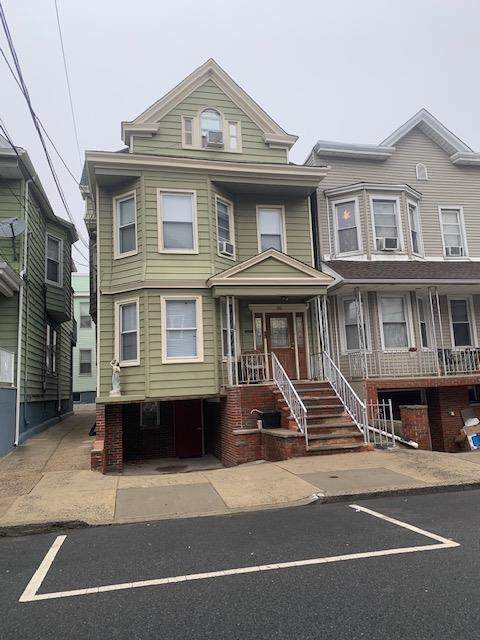 95 Andrew St - Photo 1