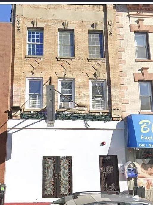 646.5 Newark Ave - Photo 1