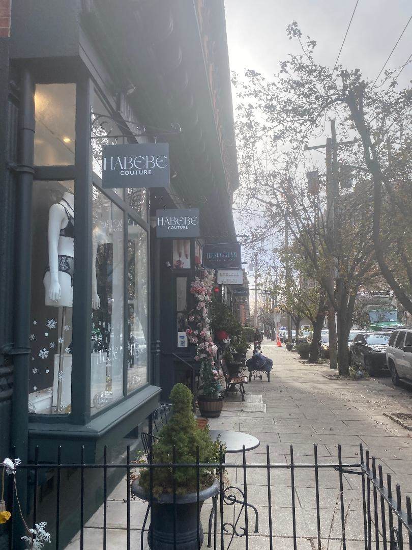 208 Washington St - Photo 1