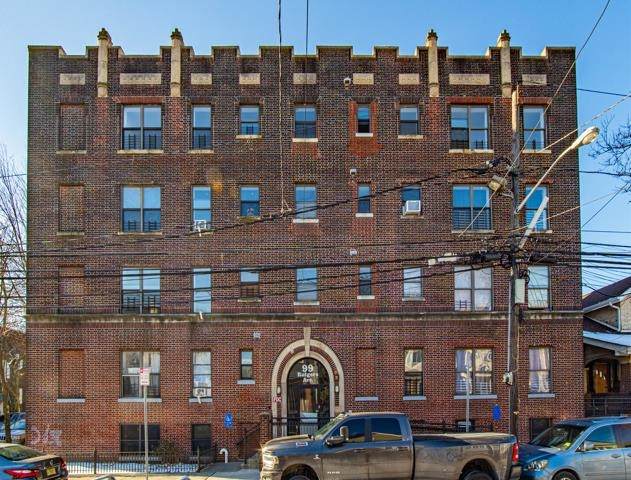99 Rutgers Ave - Photo 1