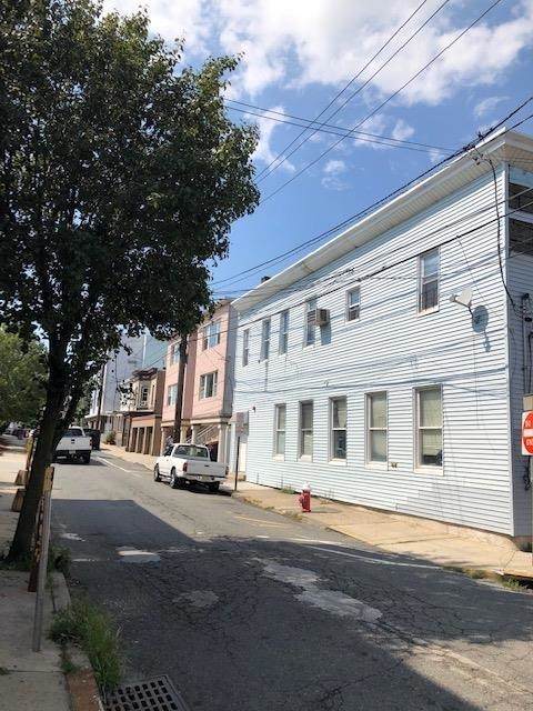 586 54TH ST - Photo 1