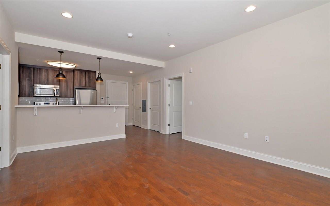 100 Marshall St - Photo 1