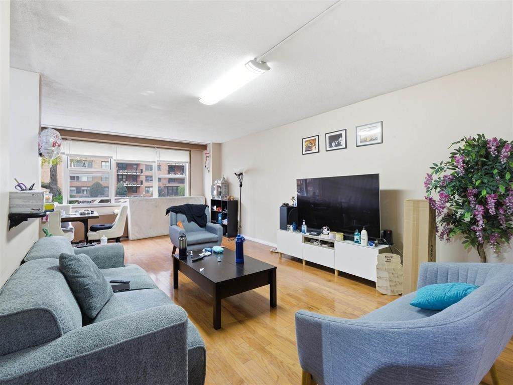 201 St Paul Ave - Photo 1