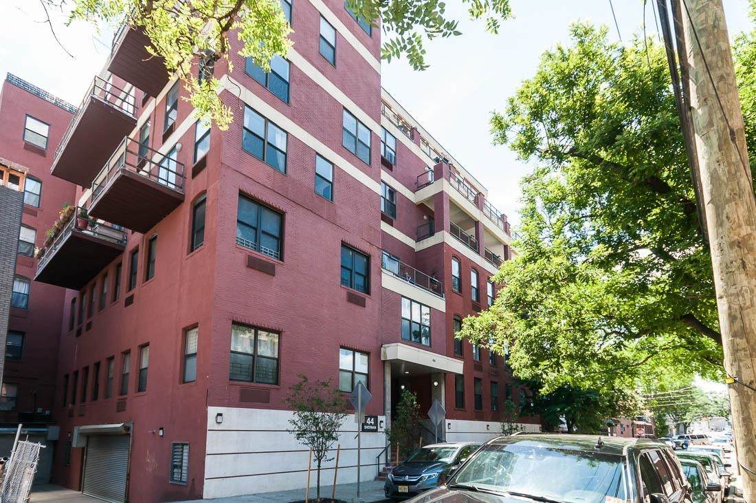 44 Sherman Ave - Photo 1