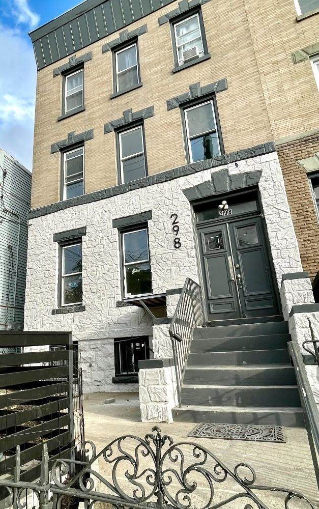 298 New York Ave - Photo 1