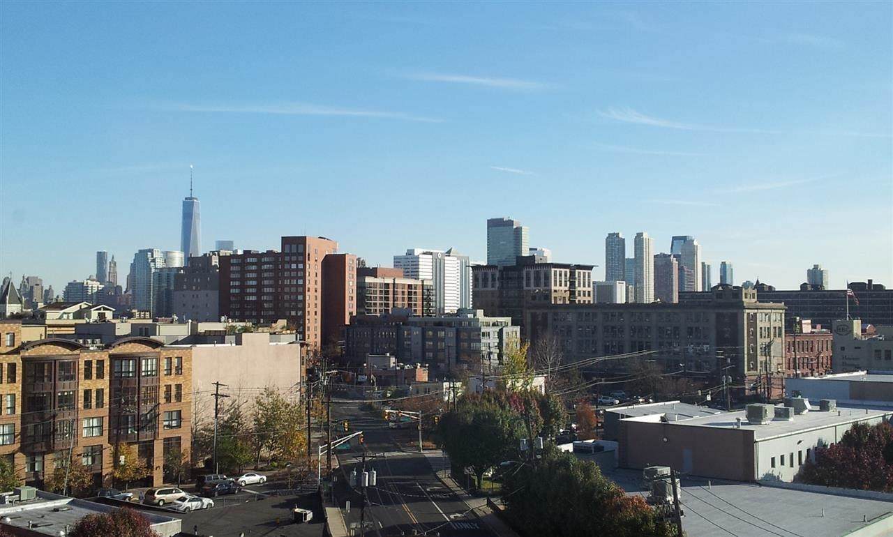 100 Marshall St - Photo 1