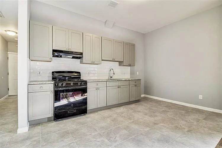 585 Bramhall Ave - Photo 1