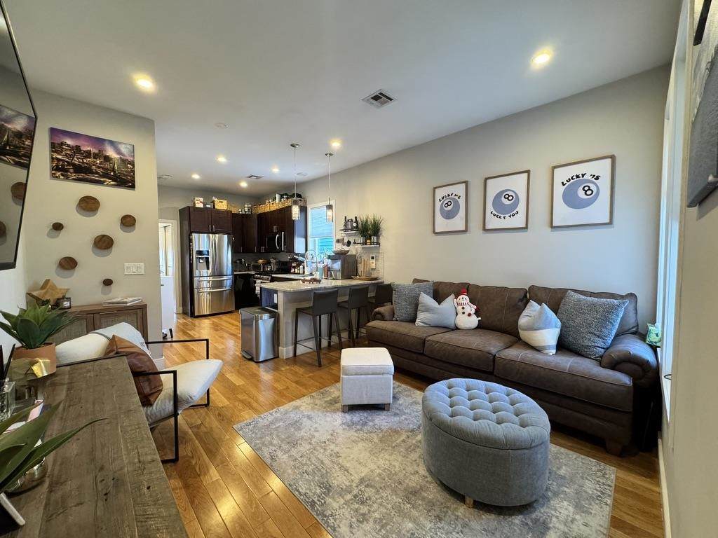 56 Grace St - Photo 1