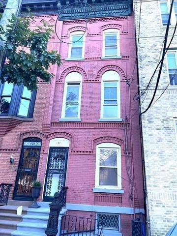 137 Palisade Ave - Photo 1