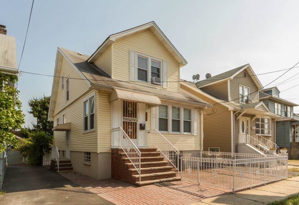 9014 New York Ave - Photo 1