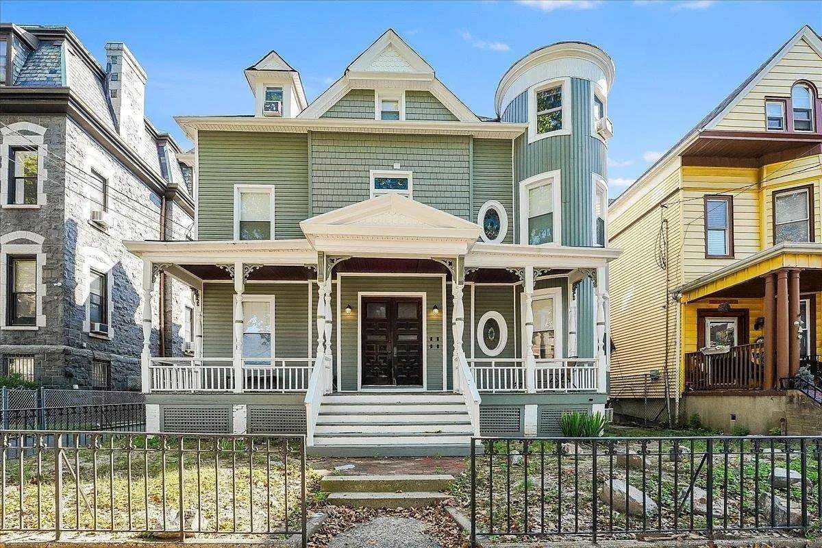 486 Bramhall Ave - Photo 1