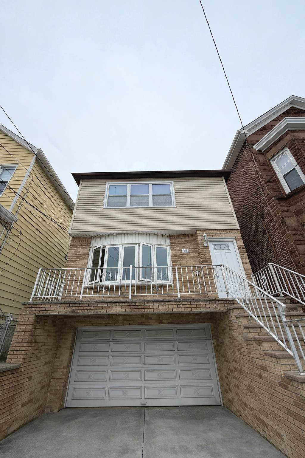 293 Avenue C - Photo 1