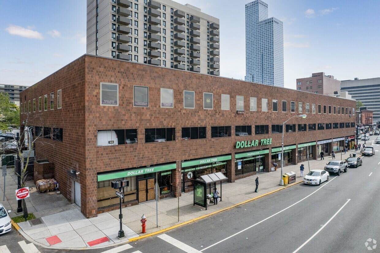 3000 Kennedy Blvd - Photo 1