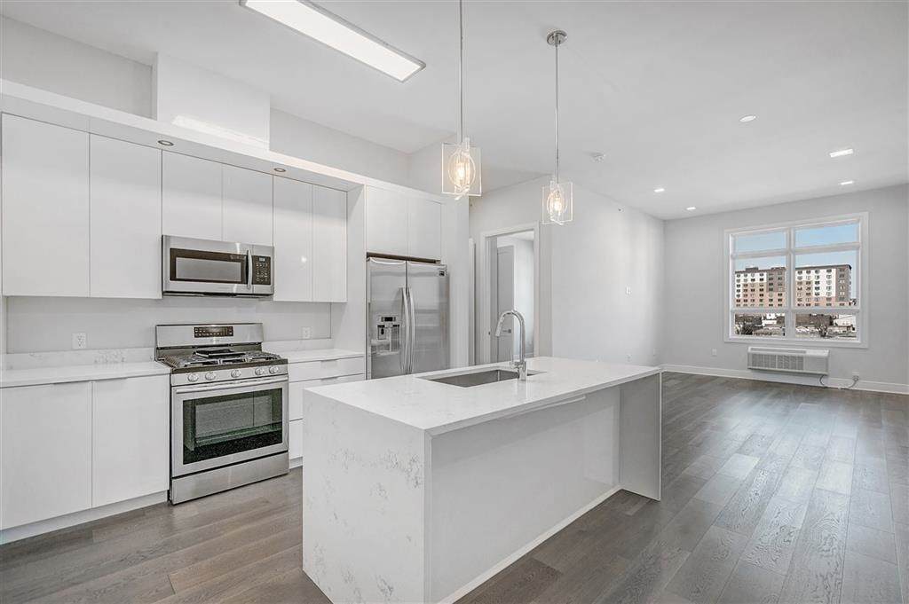 119 Peter St - Photo 1