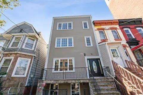 105 Storms Ave - Photo 1