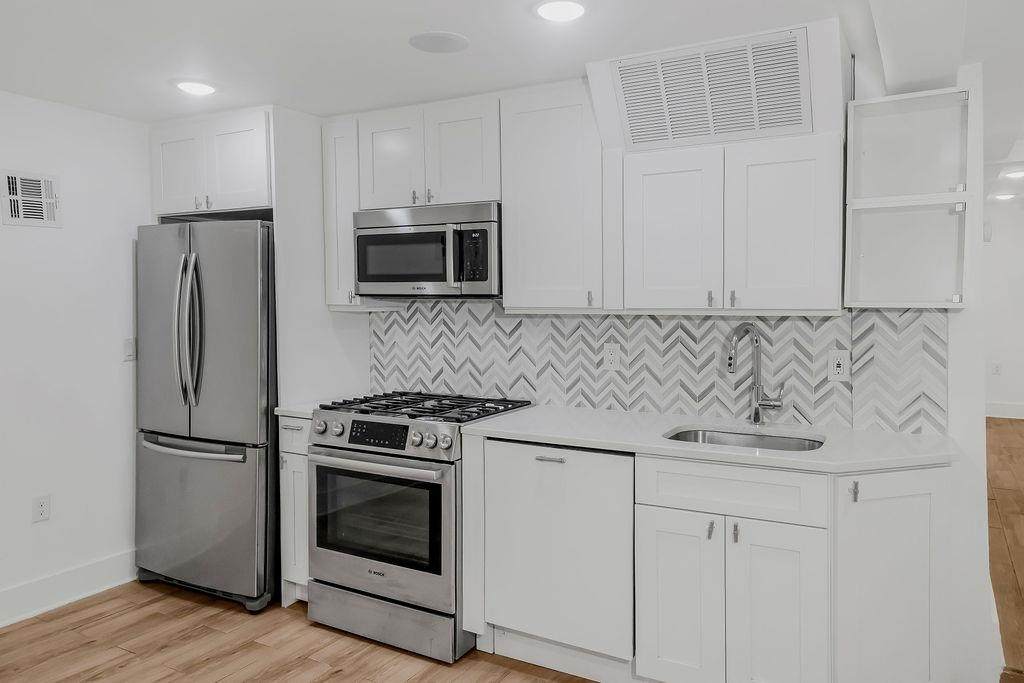 104 Hopkins Ave - Photo 1