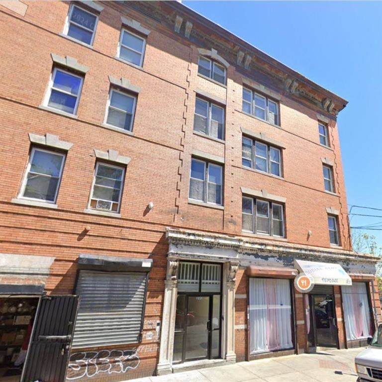 250 South Orange Ave - Photo 1