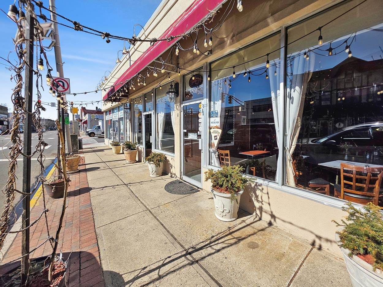 359 Bloomfield Ave - Photo 1