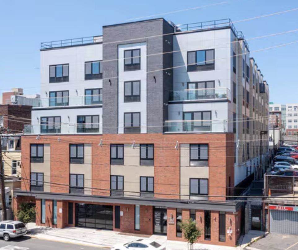 211 Baldwin Ave - Photo 1