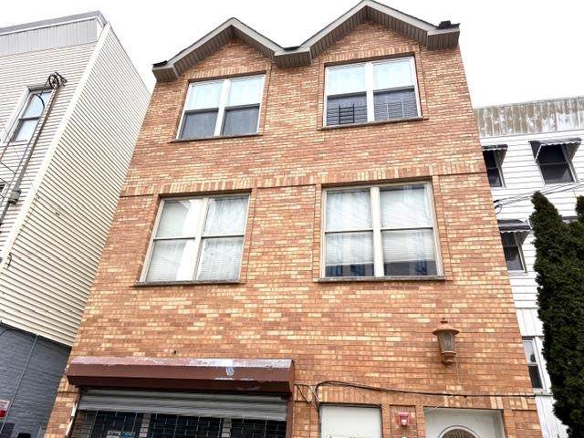 4 Jordan Ave - Photo 1