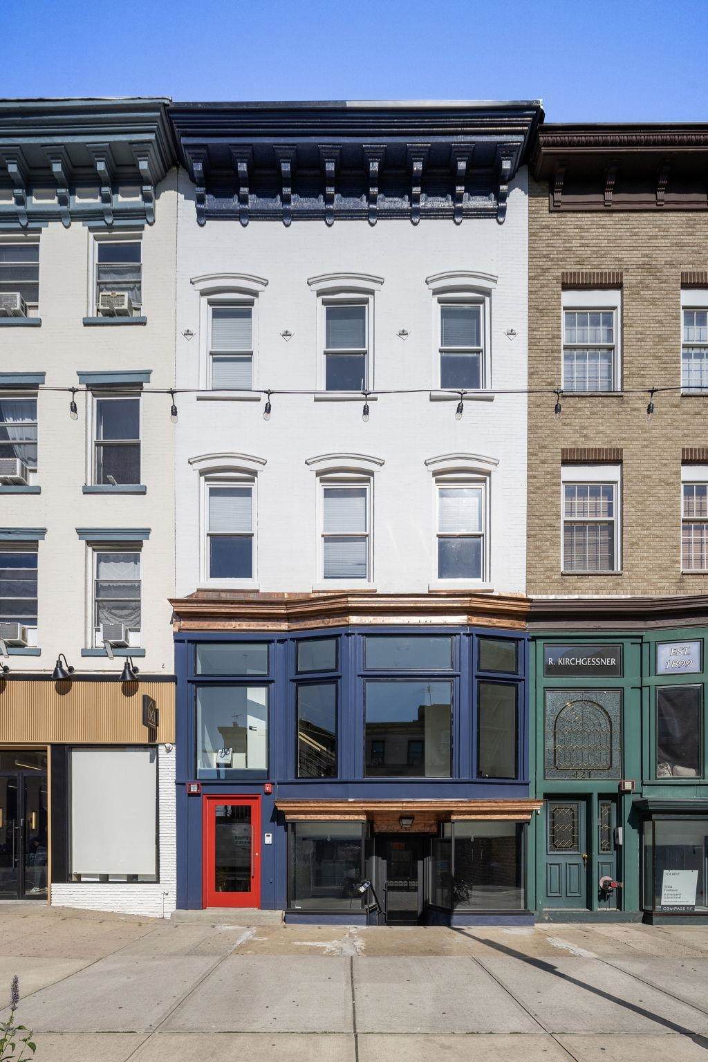 423 Washington St - Photo 1