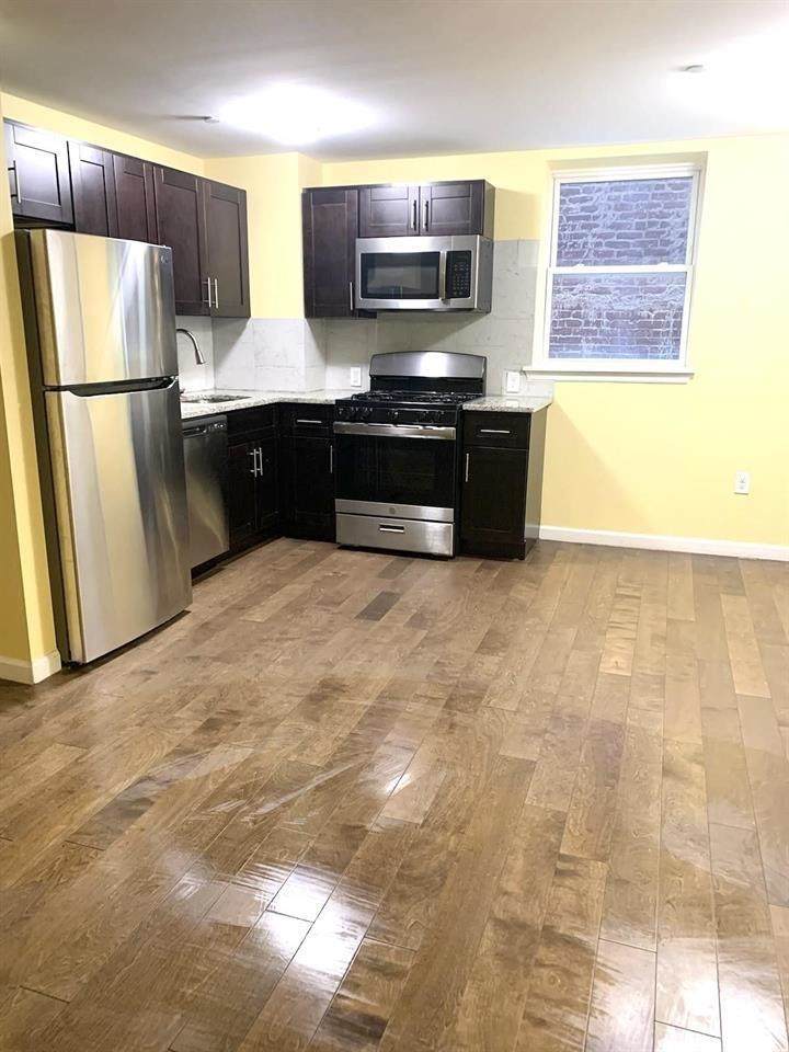 22 Liberty Ave - Photo 1