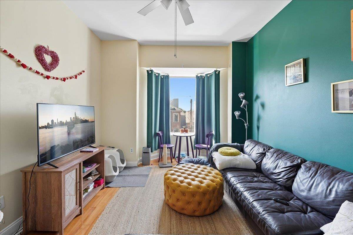 100 Leonard St - Photo 1