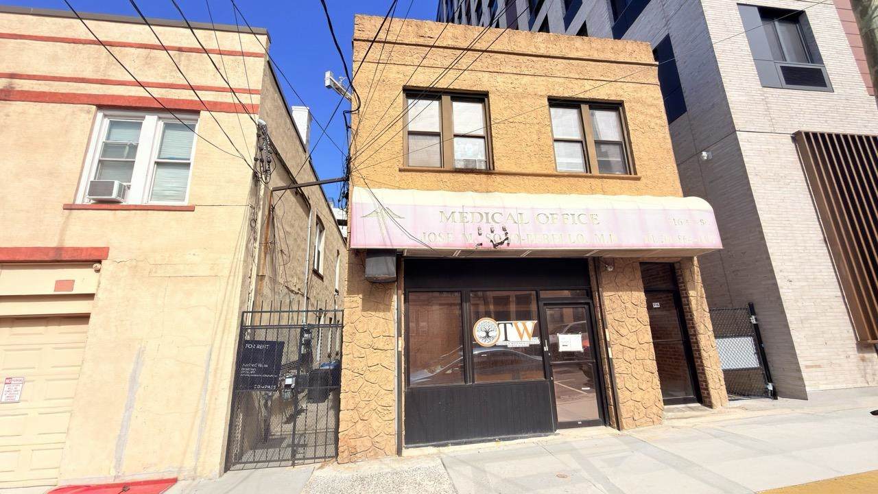 516 51ST ST - Photo 1