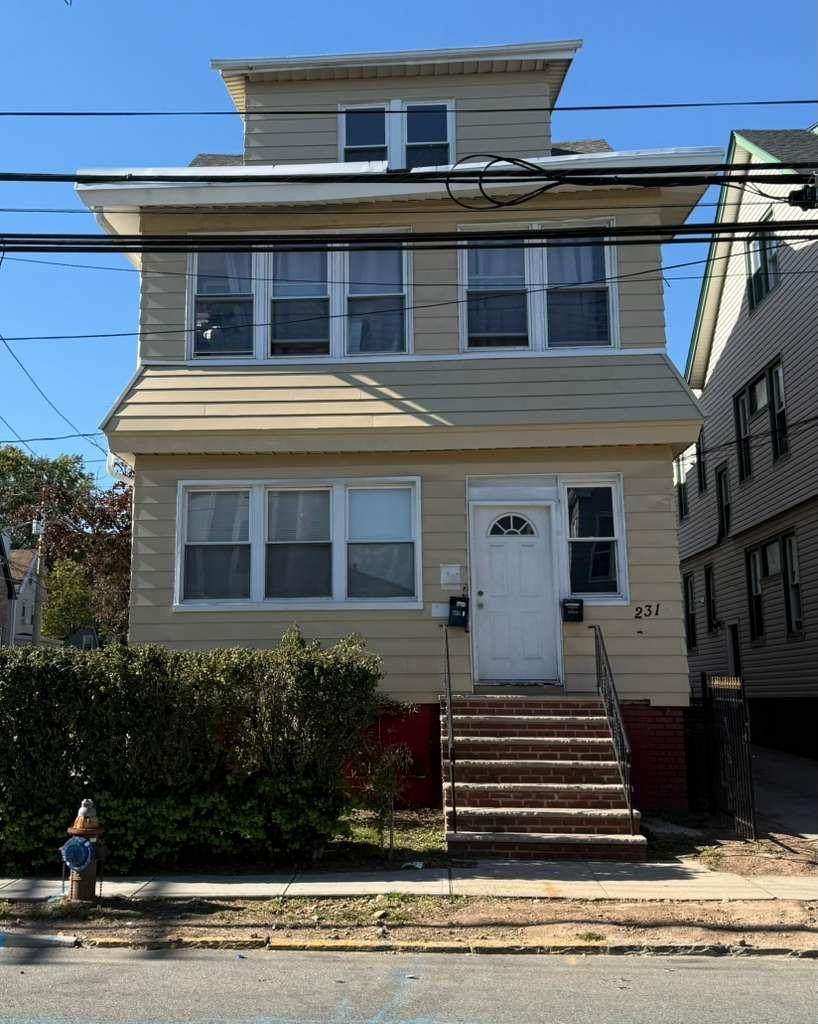231 Myrtle Ave - Photo 1