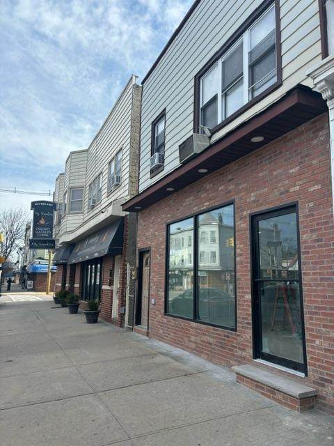 904 Broadway - Photo 1