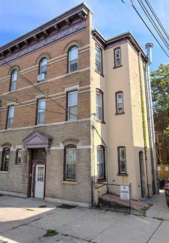 1138 Summit Ave - Photo 1